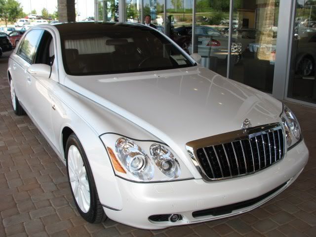 new-2009-maybach-landaulet-4drsd-11.jpg